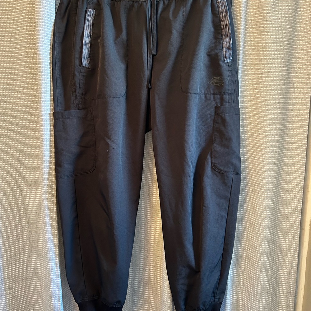 Dickies women’s scrub jogger pants